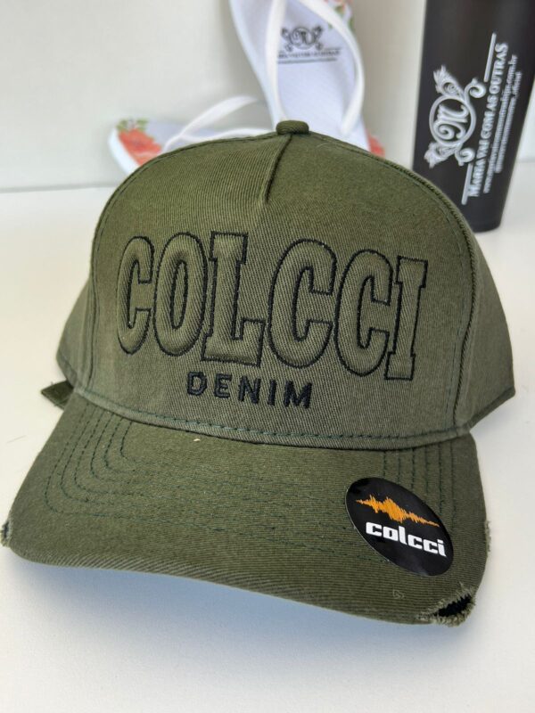 Boné Colcci
