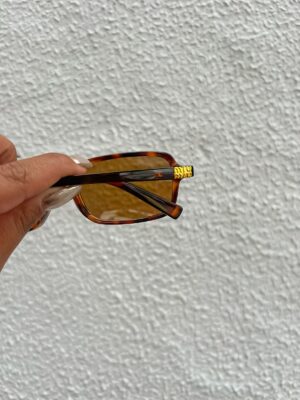 ÓCULOS DE SOL