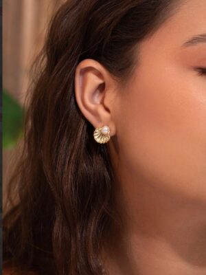 Brinco concha detalhe