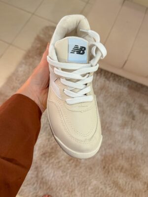 TÊNIS NB CREME