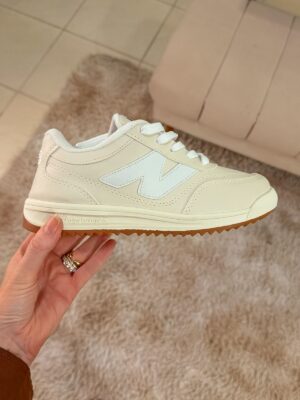 TÊNIS NB CREME